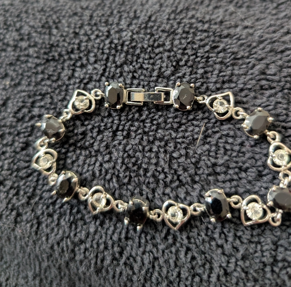 Silver Tone Black Stone Tennis Bracelet Clear Crystal Heart Link Elegant Fashion - Picture 3 of 6